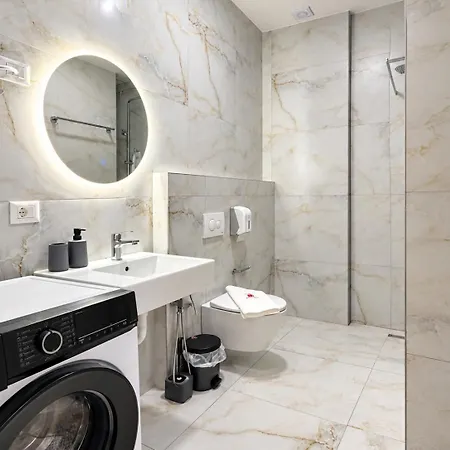Matisse No37 - 2 Bedroom With Parking At Aura Complex Appartamento